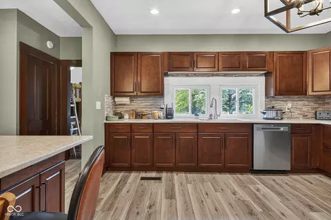 Kitchen - 8021 E State Road 236, Roachdale, IN 46172 photo 3 of 4