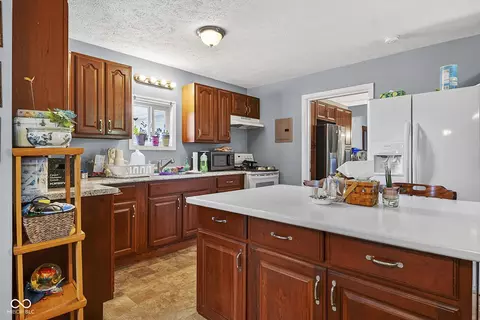Kitchen - 8021 E State Road 236, Roachdale, IN 46172 photo 4 of 4