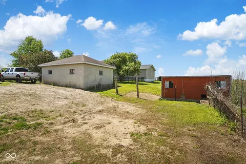 Exterior - 8021 E State Road 236, Roachdale, IN 46172 photo 7 of 21