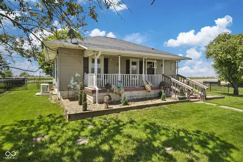 Exterior - 8021 E State Road 236, Roachdale, IN 46172 photo 1 of 21