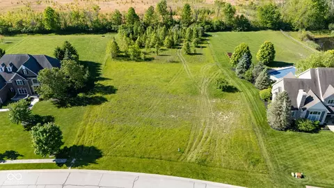 9335 Pleasant View Ln, Zionsville, IN 46077