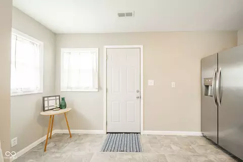 Entry Way - 902 Progress St, Middletown, IN 47356 photo 2 of 2