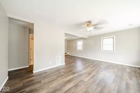 Living - 902 Progress St, Middletown, IN 47356 photo 1 of 6