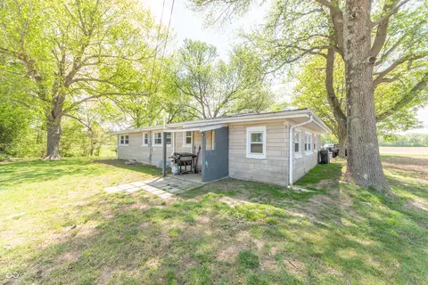 Exterior - 7930 E 25th St, Columbus, IN 47203 photo 4 of 12