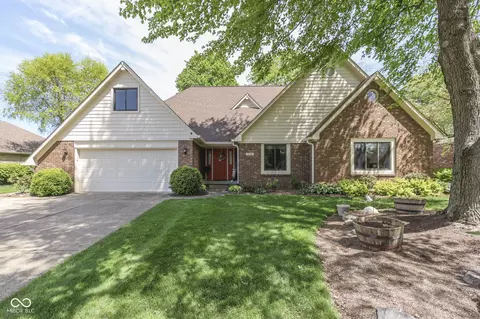275 Adrienne Dr, Greenwood, IN 46142