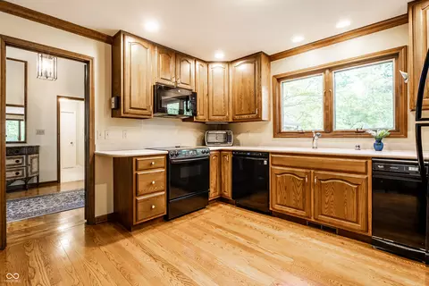 Kitchen - 6366 E 116th St, Fishers, IN 46038 photo 3 of 3