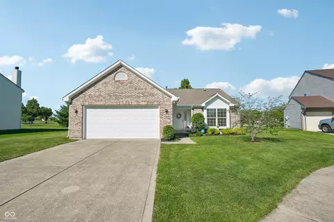 2158 Forrester Ct, Greenwood, IN 46143