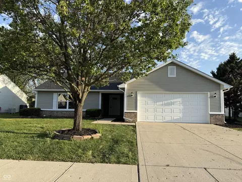 913 Delegate Dr, Shelbyville, IN 46176