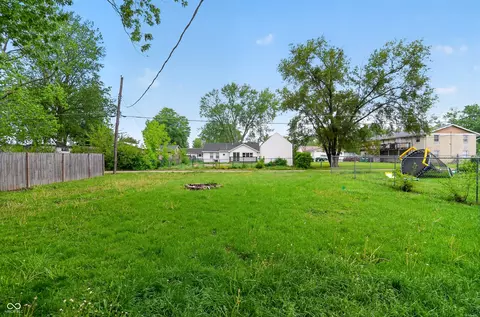 Exterior - 1026 E Third St, Greenfield, IN 46140 photo 2 of 4