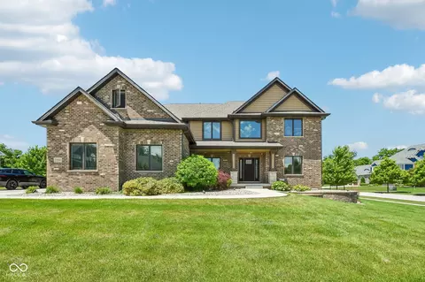 13560 Limerick Dr, Saint John, IN 46373