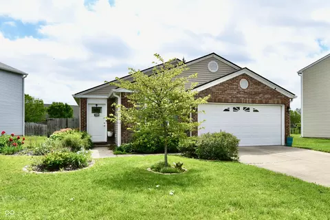 1621 Blue Grass Pkwy, Greenwood, IN 46143