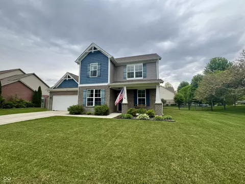 983 S Raylee Garden Dr, New Palestine, IN 46163
