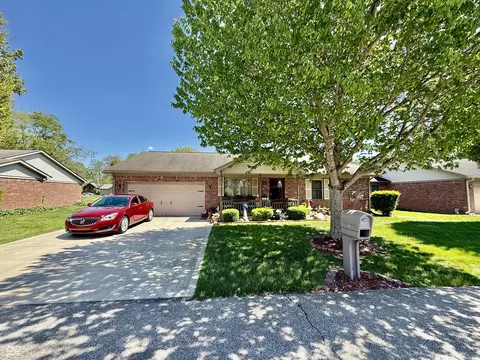 96 N Deer Cliff Dr, Crawfordsville, IN 47933