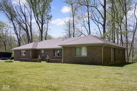 10912 Ole Fox Rd, Terre Haute, IN 47803