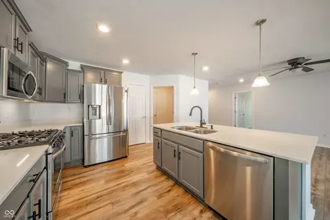 Kitchen - 6578 Blackthorne Dr, Pendleton, IN 46064 photo 2 of 4