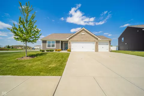 6578 Blackthorne Dr, Pendleton, IN 46064