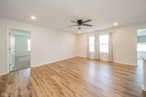 Living - 6578 Blackthorne Dr, Pendleton, IN 46064 photo 2 of 2
