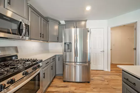 Kitchen - 6578 Blackthorne Dr, Pendleton, IN 46064 photo 3 of 4