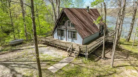 11032 E Lakeside Cir, Rockville, IN 47872