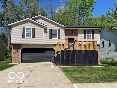 912 S Larkspur Ln, Bloomington, IN 47403