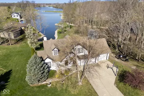 4510 N Wildwood Dr, Frankfort, IN 46041