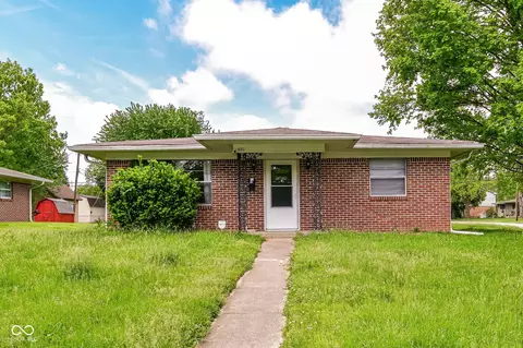 620 Brewer Pl, Greenwood, IN 46142