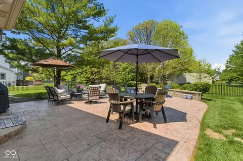 Exterior - 129 E Laredo Way N, Carmel, IN 46032 photo 5 of 12