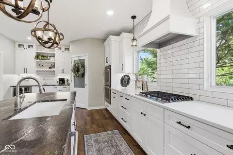 Kitchen - 129 E Laredo Way N, Carmel, IN 46032 photo 8 of 10
