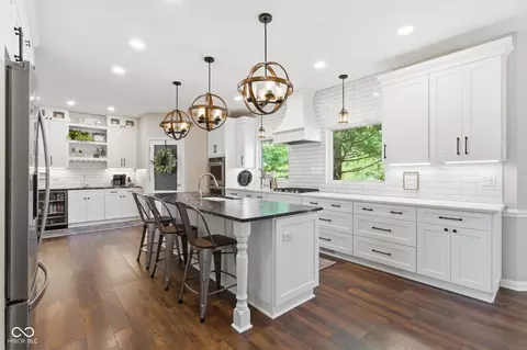 Kitchen - 129 E Laredo Way N, Carmel, IN 46032 photo 9 of 10