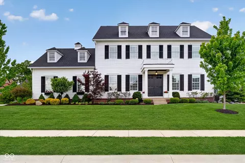 628 Woodbury Hill Dr, Westfield, IN 46074