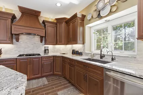 Kitchen - 10701 E 106th St, Fishers, IN 46037 photo 3 of 8