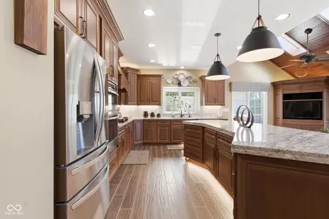 Kitchen - 10701 E 106th St, Fishers, IN 46037 photo 5 of 8