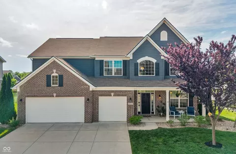 9712 N Port Dr, Mccordsville, IN 46055