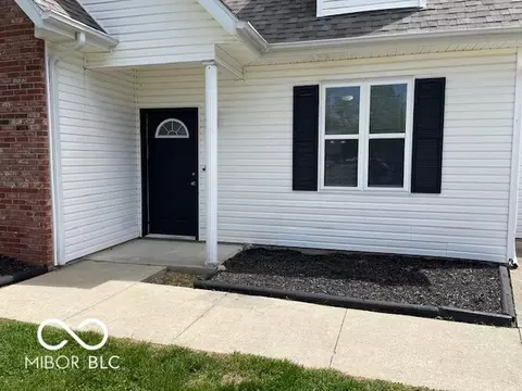 322 W Persimmon Ct, Bloomington, IN 47403 photo 2