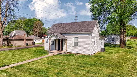 25 N Depot St, New Palestine, IN 46163