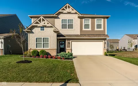 4873 Oak Hill Dr, Lebanon, IN 46052