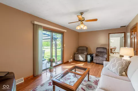 Living - 1733 Sycamore Dr, Plainfield, IN 46168 photo 3 of 4