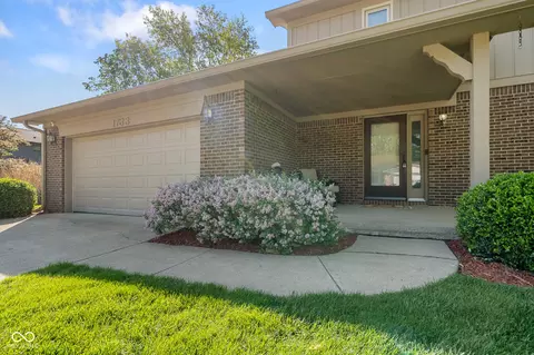 Exterior - 1733 Sycamore Dr, Plainfield, IN 46168 photo 4 of 17