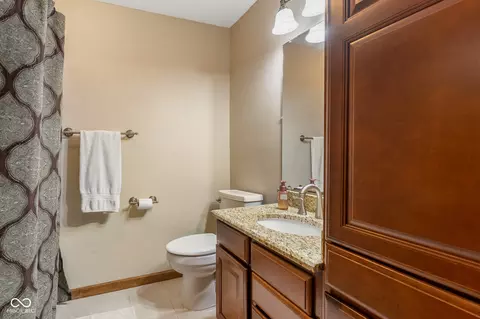Bath - 1733 Sycamore Dr, Plainfield, IN 46168 photo 2 of 3