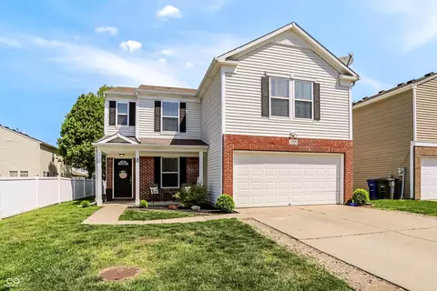 1304 Ellington Dr, Shelbyville, IN 46176