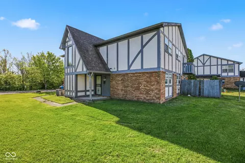 9884 Royce Dr, Indianapolis, IN 46235