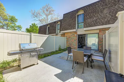 7476 Country Brook Dr, Indianapolis, IN 46260