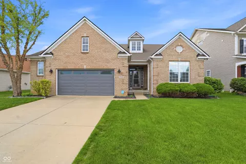 1534 Tuscany Dr, Greenwood, IN 46143