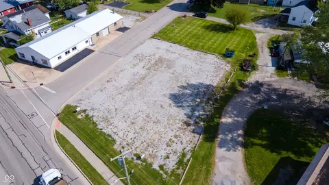 1001 W 3rd St, Rushville, IN 46173