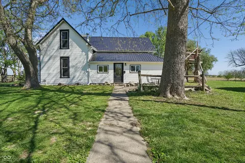 8174 N 325 W, Fountaintown, IN 46130