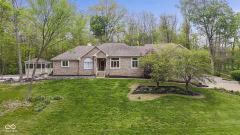 1126 Timber Climb Dr, Avon, IN 46123