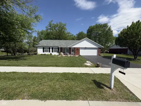 340 Briar Hill Dr, Whiteland, IN 46184