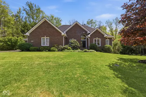 8839 Summer Estate Dr, Indianapolis, IN 46256