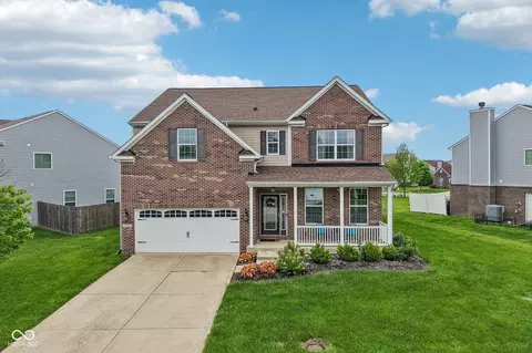8644 N Deer Crossing Blvd, Mccordsville, IN 46055