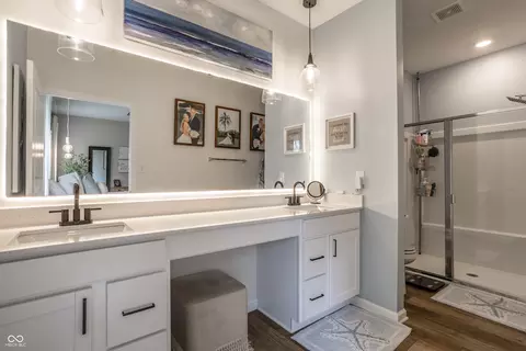 Bath - 9885 Canyon Ln, Pendleton, IN 46064 photo 1 of 2